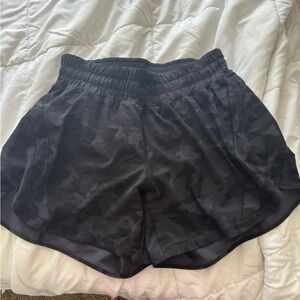 Lululemon tracker shorts